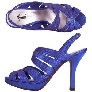 NWOT Cobalt Blue Heels!